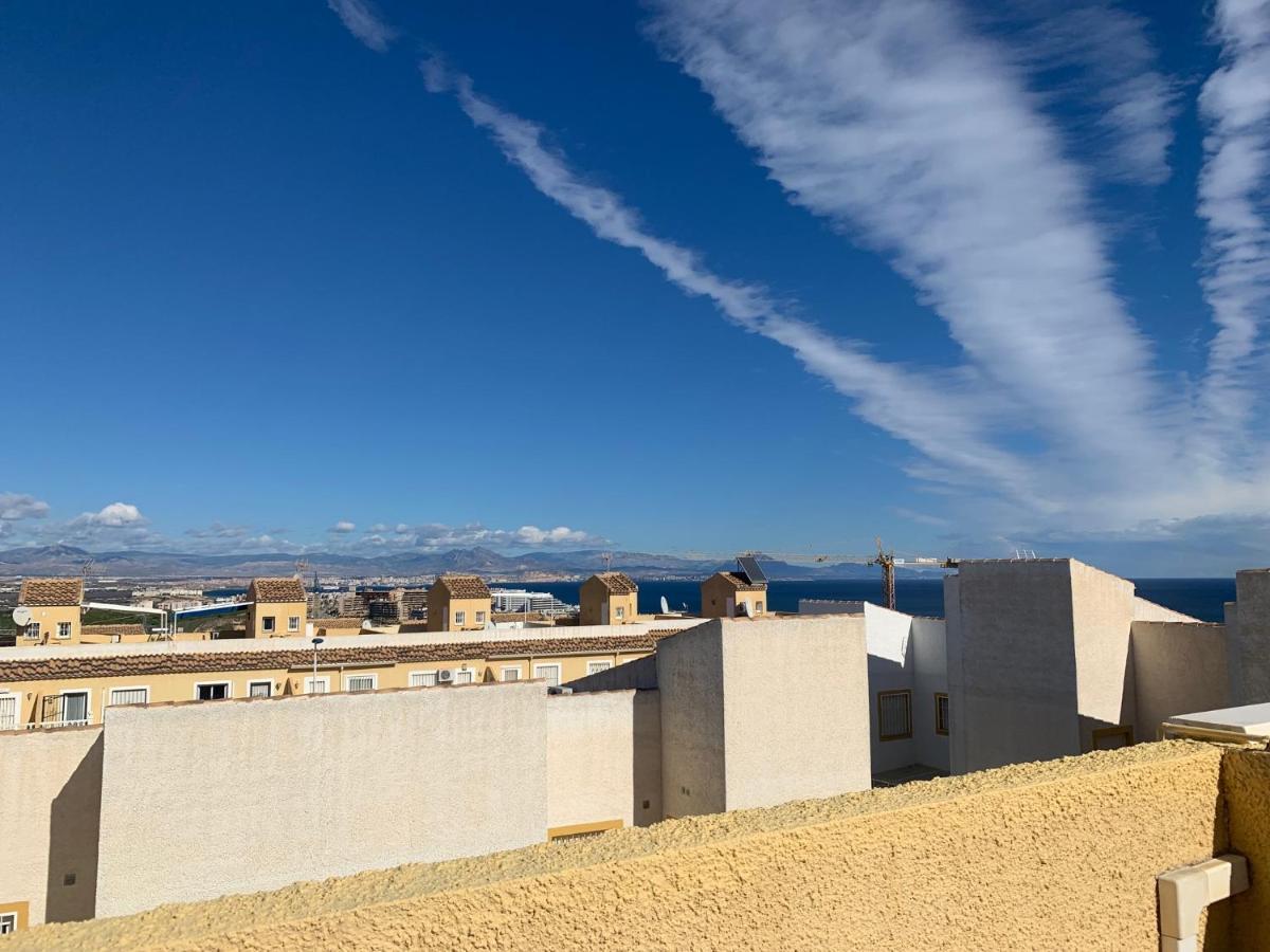 Adosado Tranquilo Con Piscina Y Vistas Al Mar Lägenhet Puerto Marino Exteriör bild